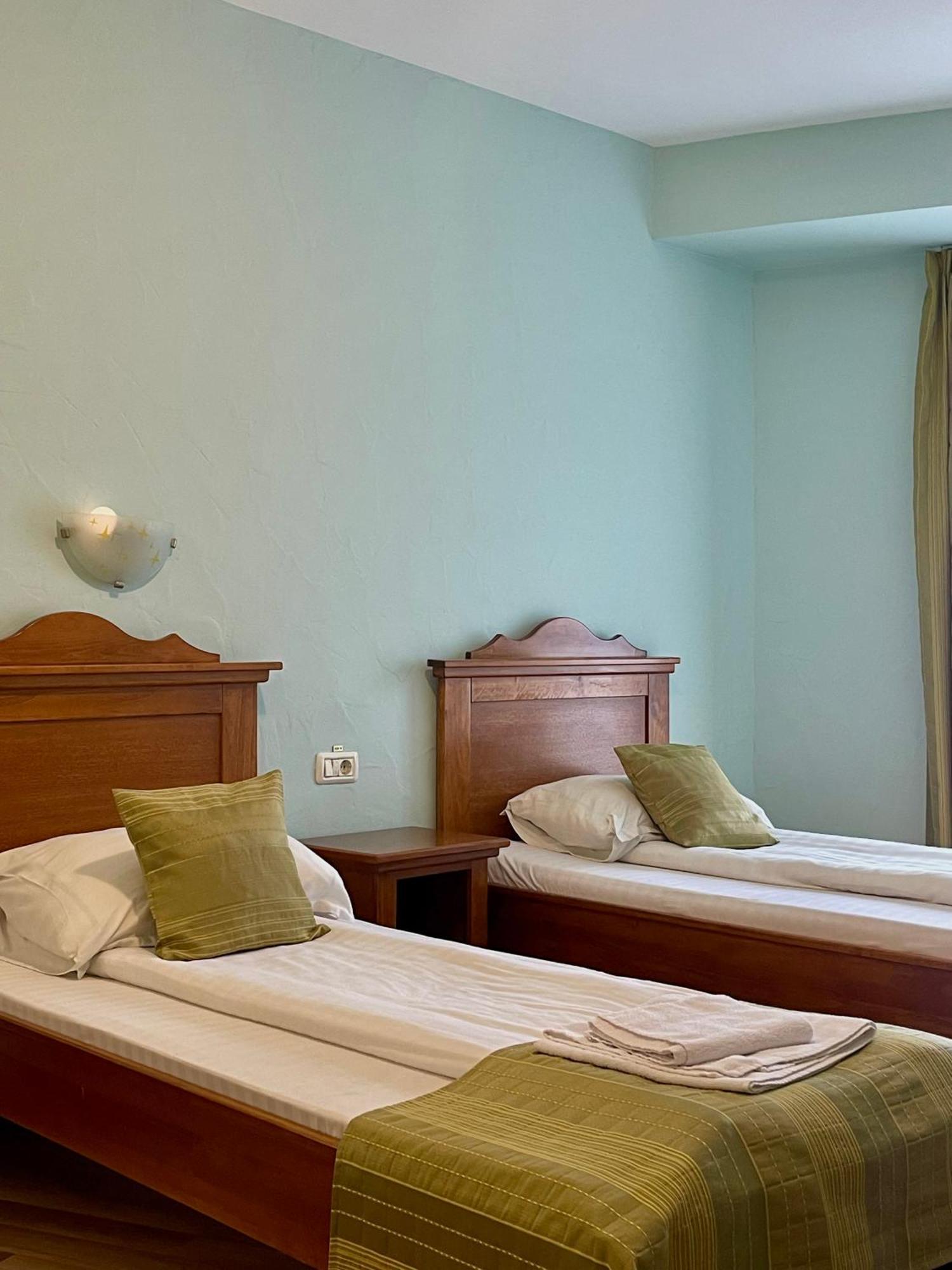 Hotel Lucy Star Cluj-Napoca Ngoại thất bức ảnh