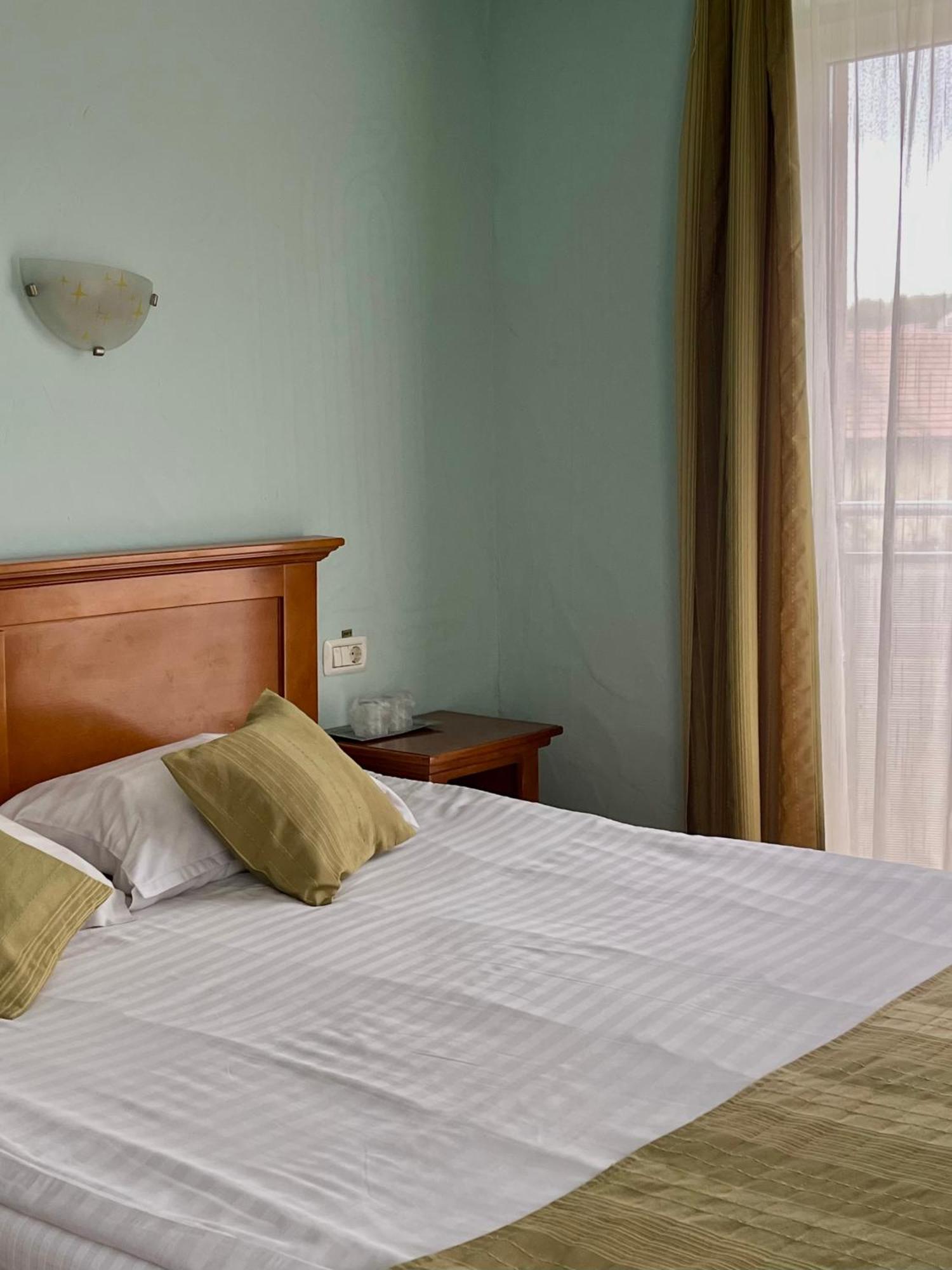 Hotel Lucy Star Cluj-Napoca Ngoại thất bức ảnh