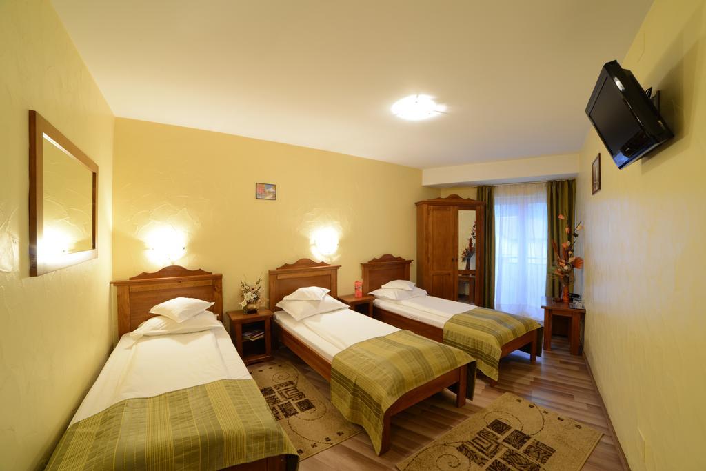 Hotel Lucy Star Cluj-Napoca Phòng bức ảnh
